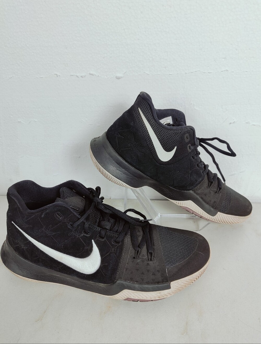 Nike Men's Kyrie 3 'Silt Red' Basketball Sneakers, Black White, Sz 10.5